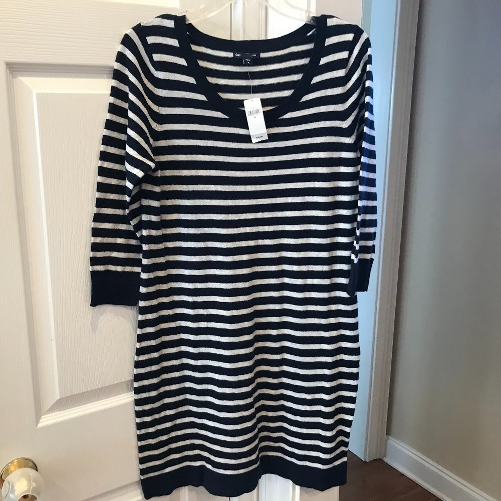 New Ladies Gap Sweater Dress, Size M, $59.99